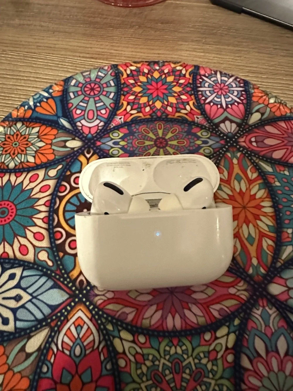Apple Airpod Pros (2019). Wireless Earbuds & Charging Case - White
